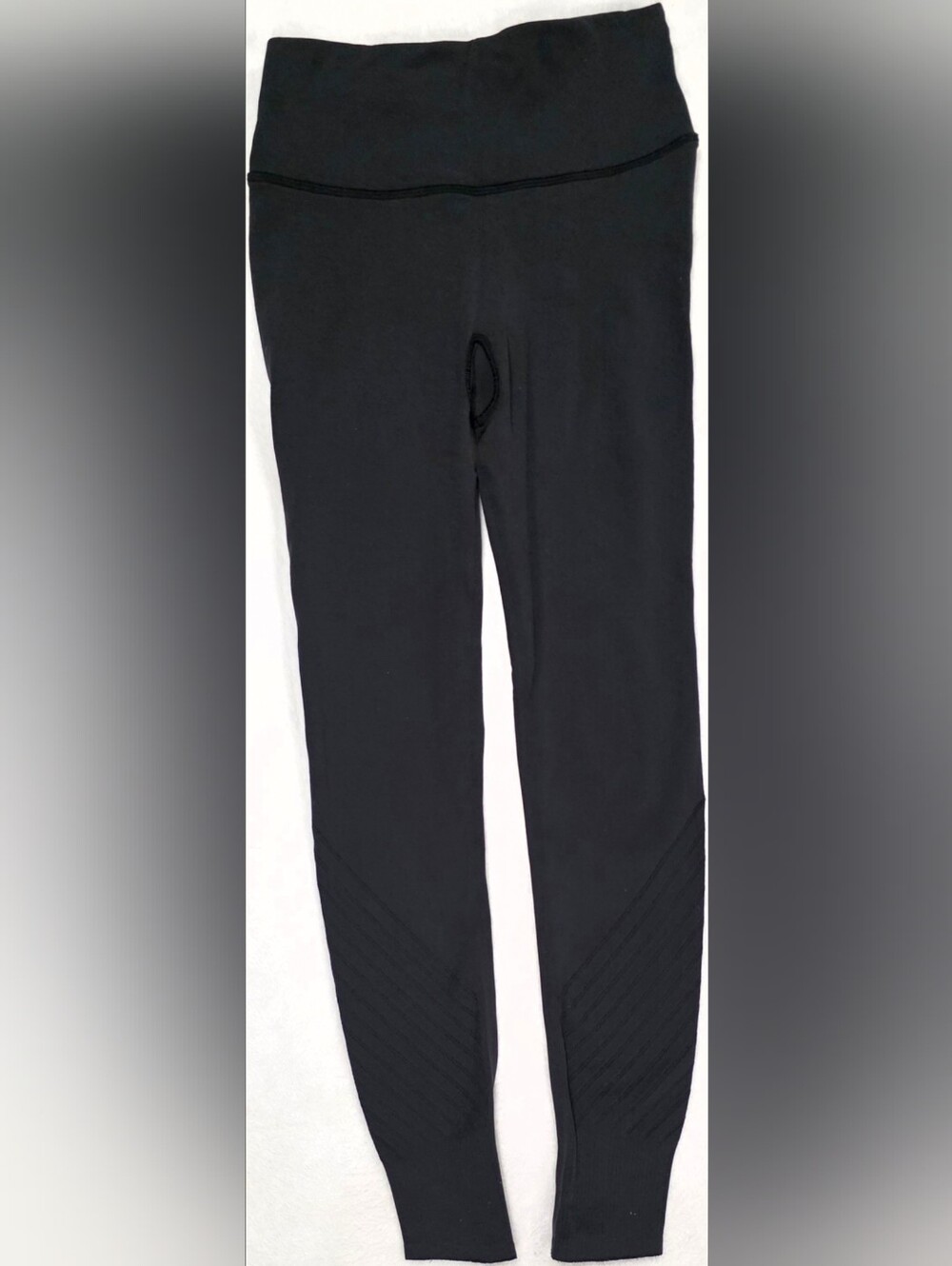 Lululemon Enlighten Tight • Black • Approx Small
